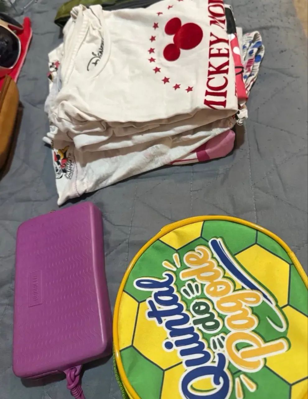 Lote de acessórios e roupas - Foto 2