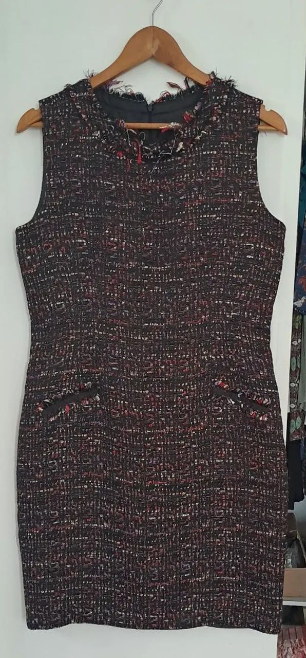 Vestido todo forrado. Tamanho 42