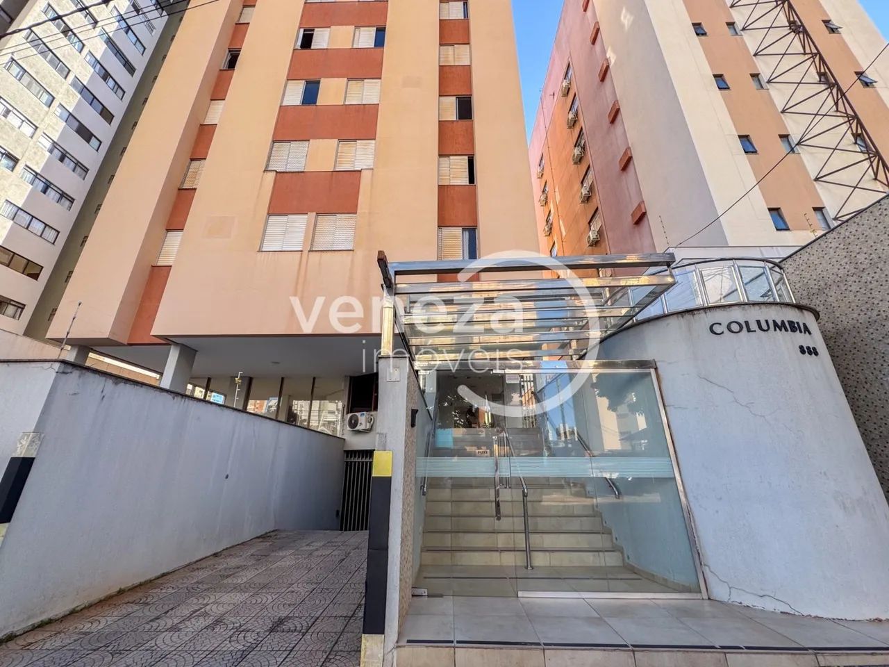 Apartamento à venda no Edifício Columbia, Região Central