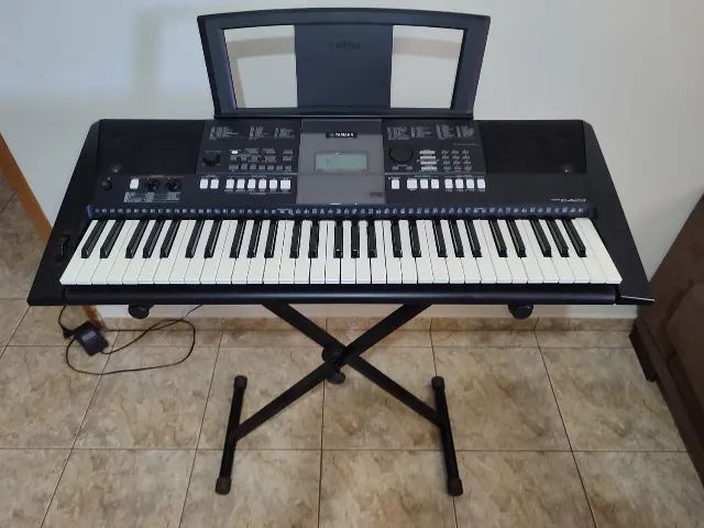 Teclado Yamaha PSR-E423 - Foto 2