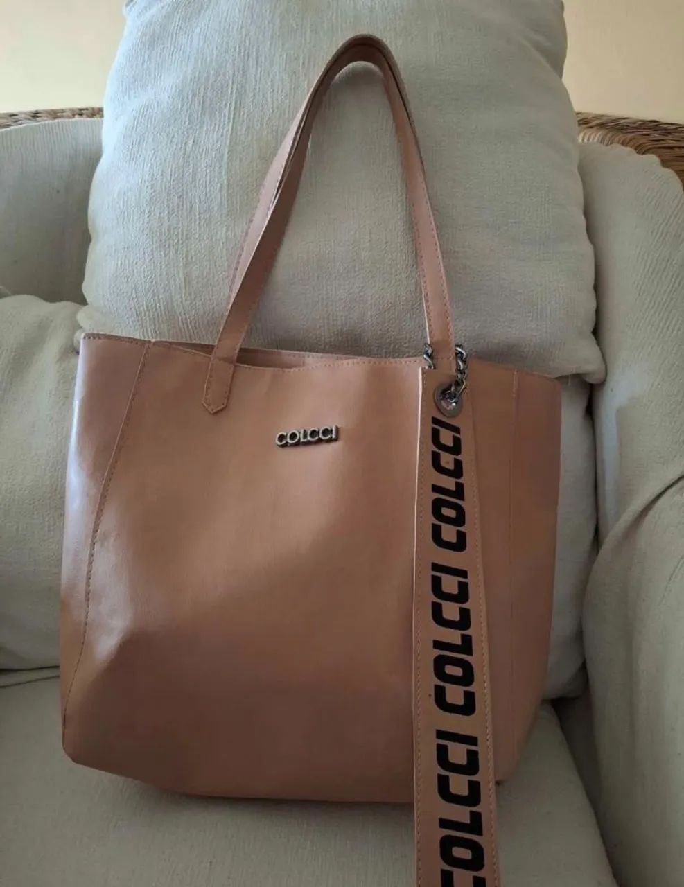 Bolsa feminina estilosa, prática e linda!