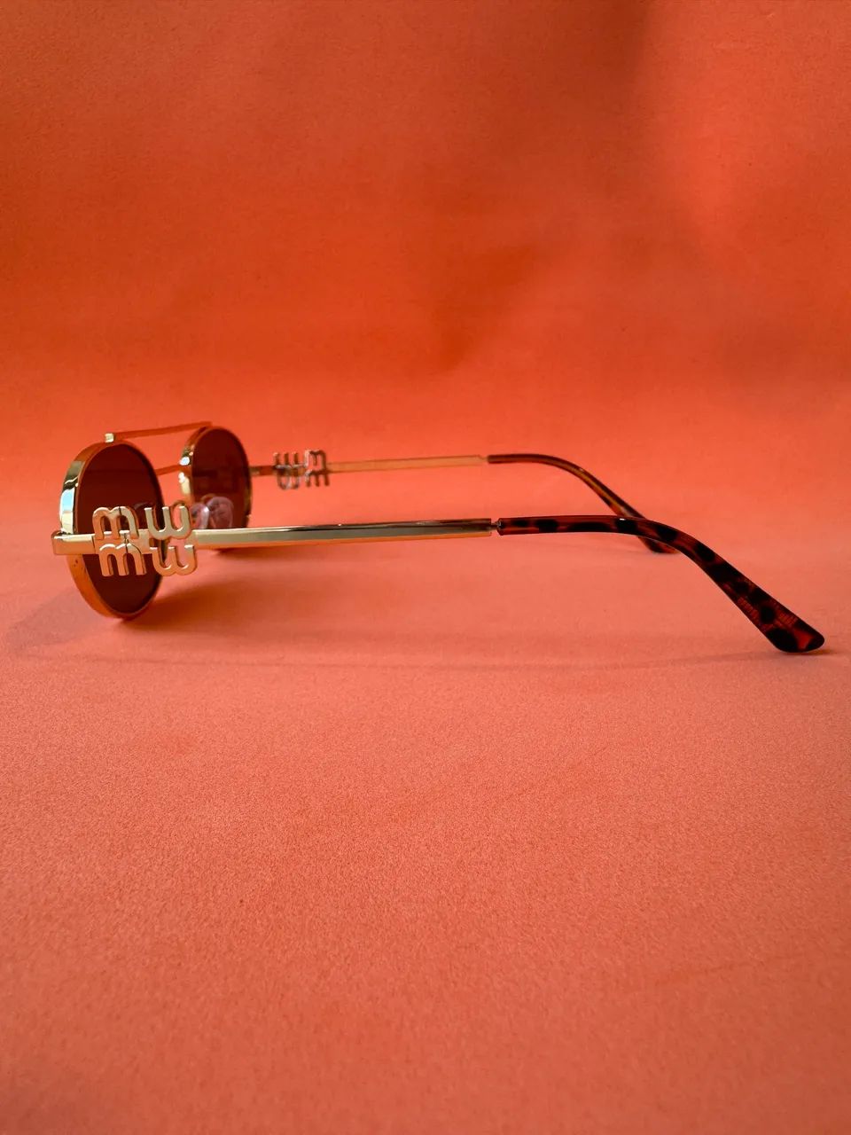 Óculos de sol oval miu miu novo - Foto 4