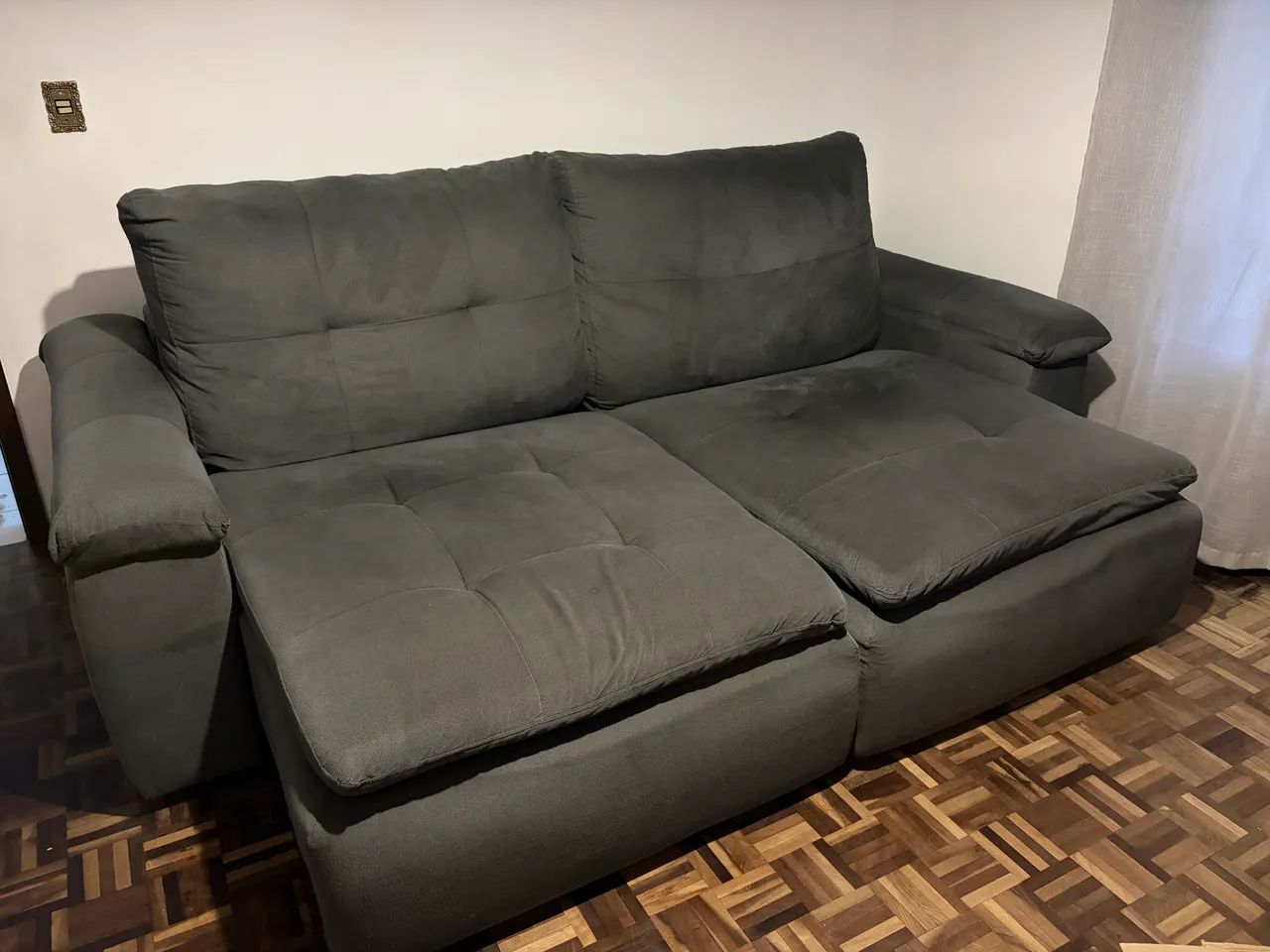 Sofá retrátil em suede  - Foto 4