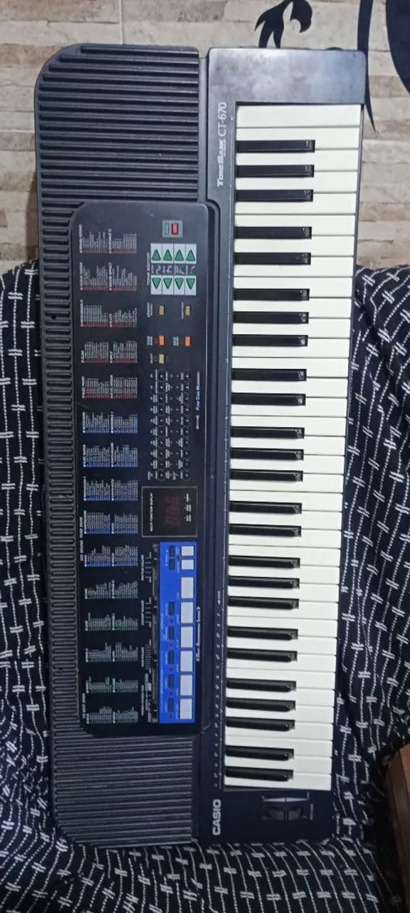 Teclado Casio CT-670 - 5 Oitavas