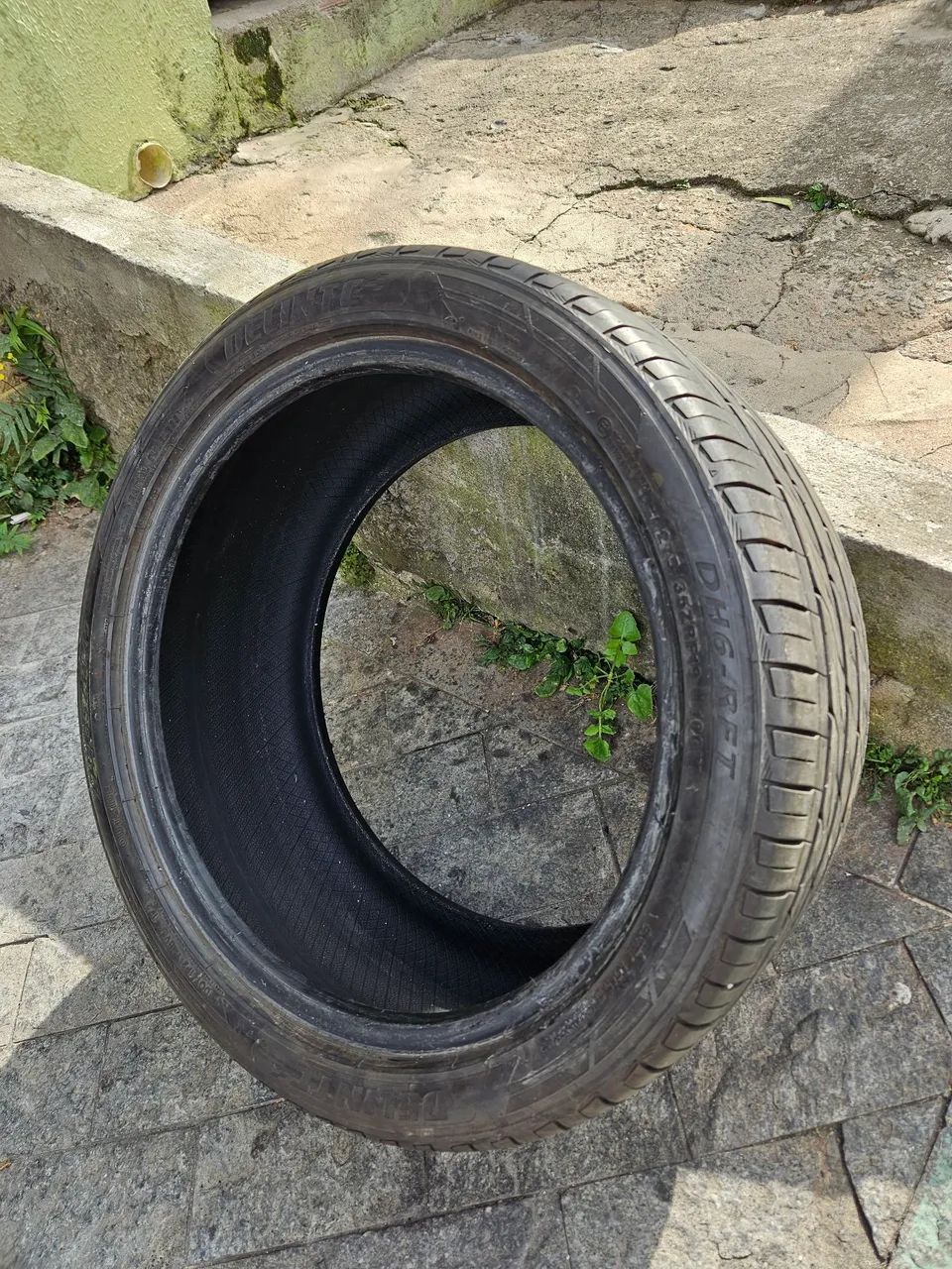 Pneu delinte 275/35/19 run flat - Foto 3