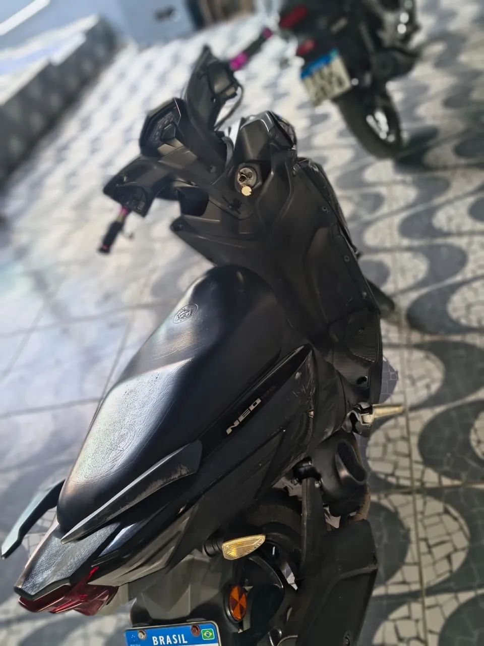 Vende-se *75