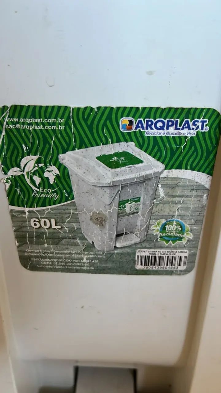  Lixeira Plástica de 60 Litros com Pedal, Rodas e Tampa Dupla - Foto 2