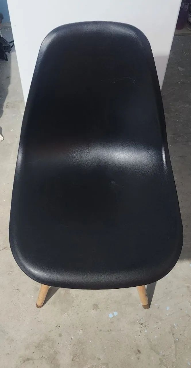 4 Cadeiras Eames  Pretas !