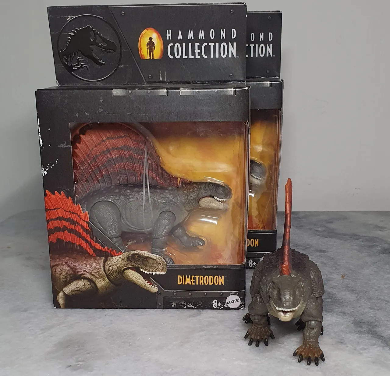 Jurassic world Concavenator Hammond collection semi novo