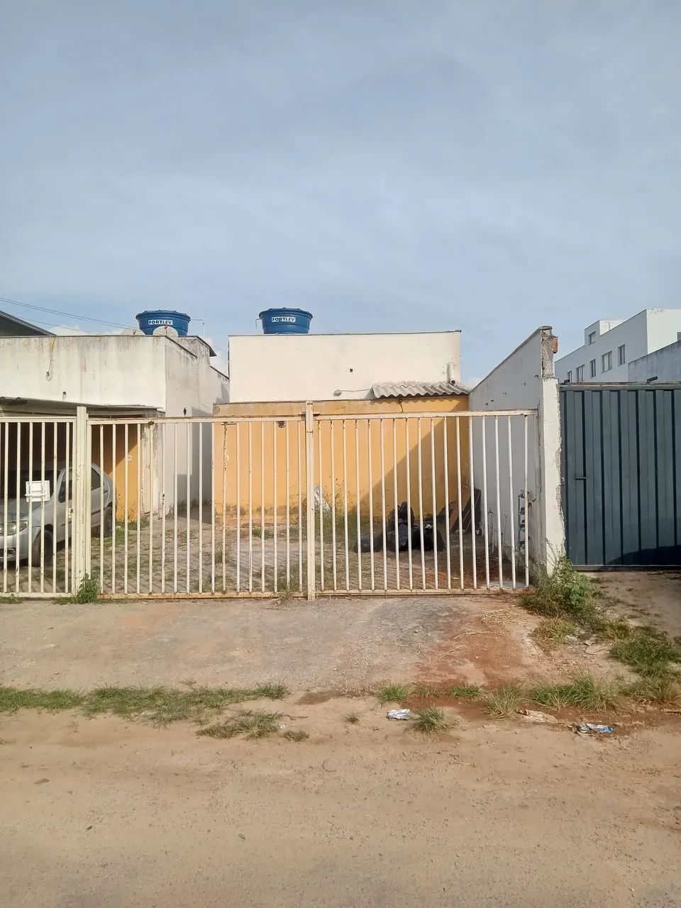 Vende-se ou Aluga