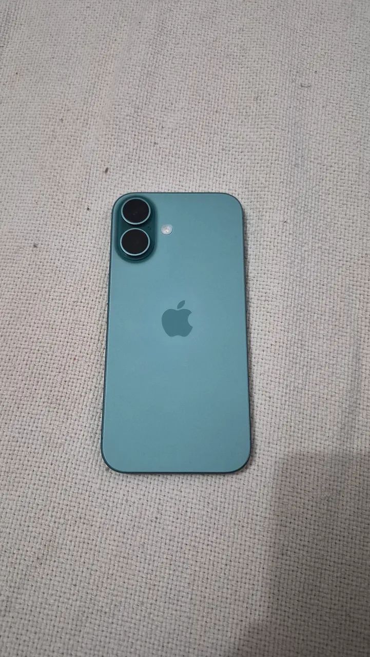 Iphone 16 - Verde Acizentado - 128GB. 