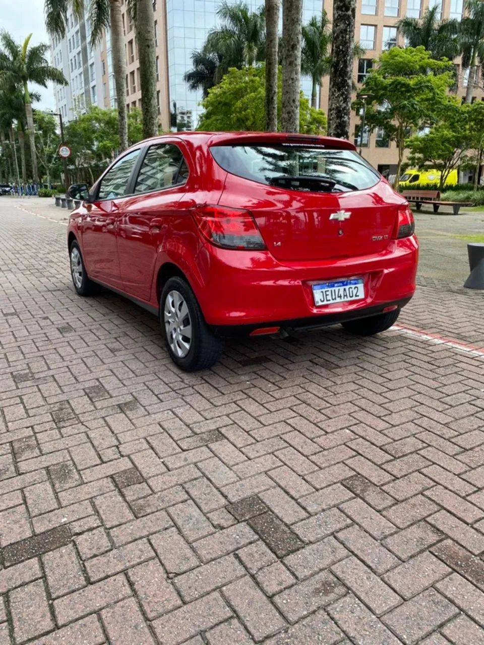Chevrolet Onix Hatch LT 1.4 8V Flex Power Mec. 4P 2013 - Foto 3