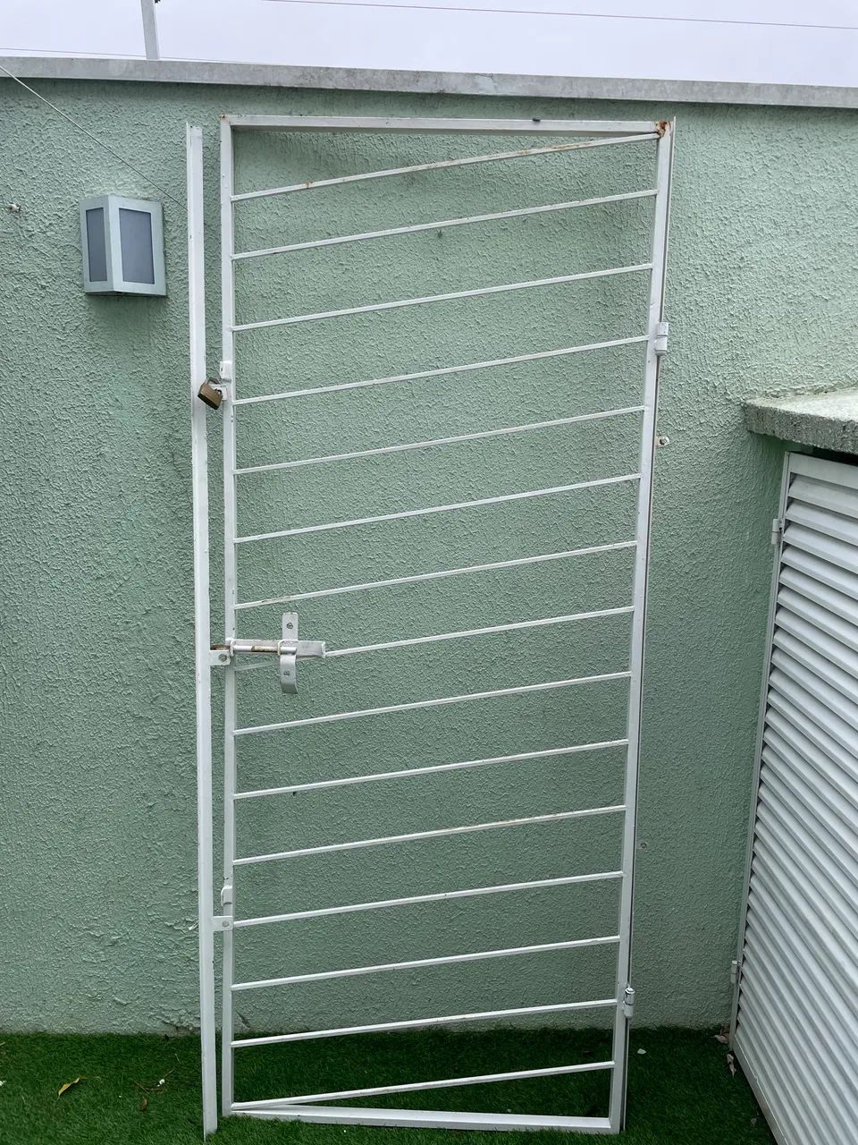 Grades de Ferro Brancas em Ótimo Estado - Janela e Porta - Foto 2