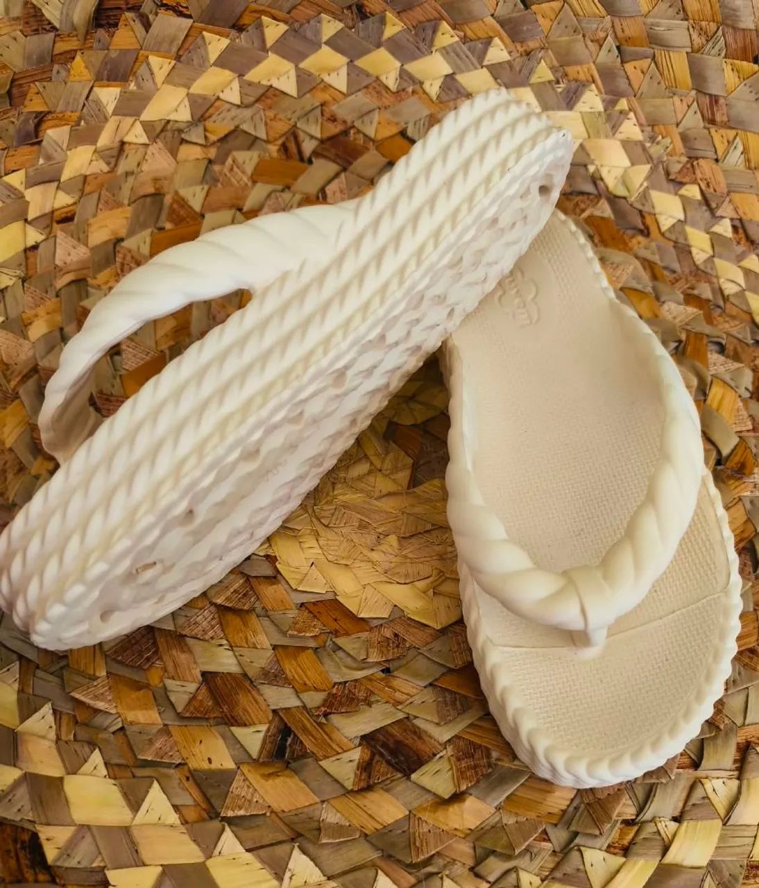 Chinelo Nuvem se levar 3 pares fica por 38,00 cada - Foto 5