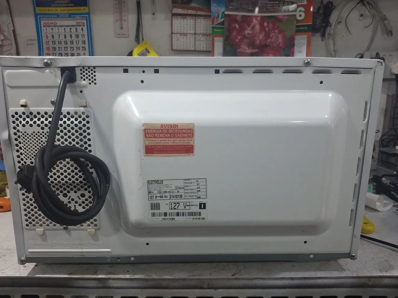 Microondas eletrolux 31 litros 127v usado  - Foto 5