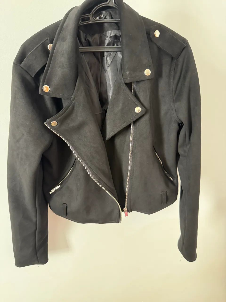 Jaqueta estilo biker preta - Forever 21 