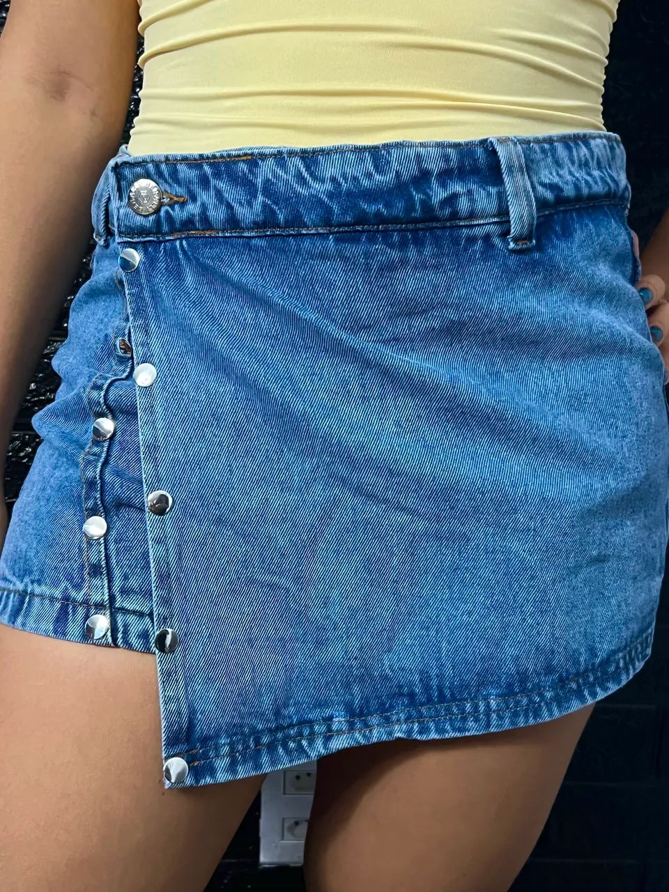 Shorts saia botões  - Foto 2