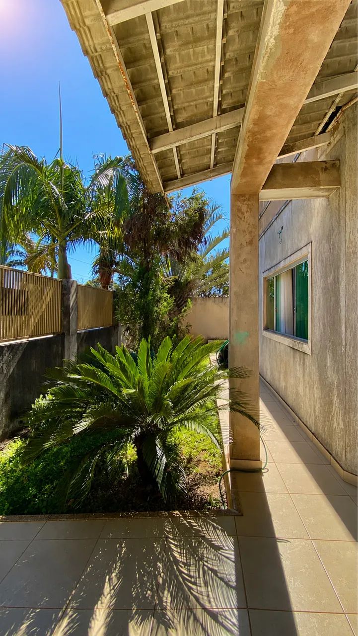 Vendo casa em excelente condomínio  e localização 