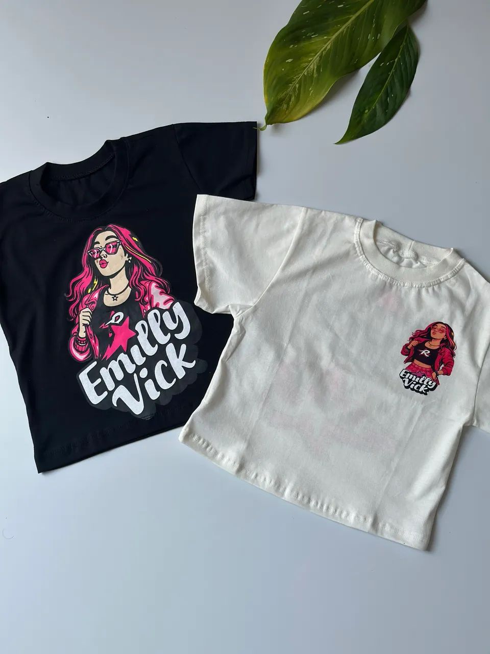 Cropped Emilly Vick