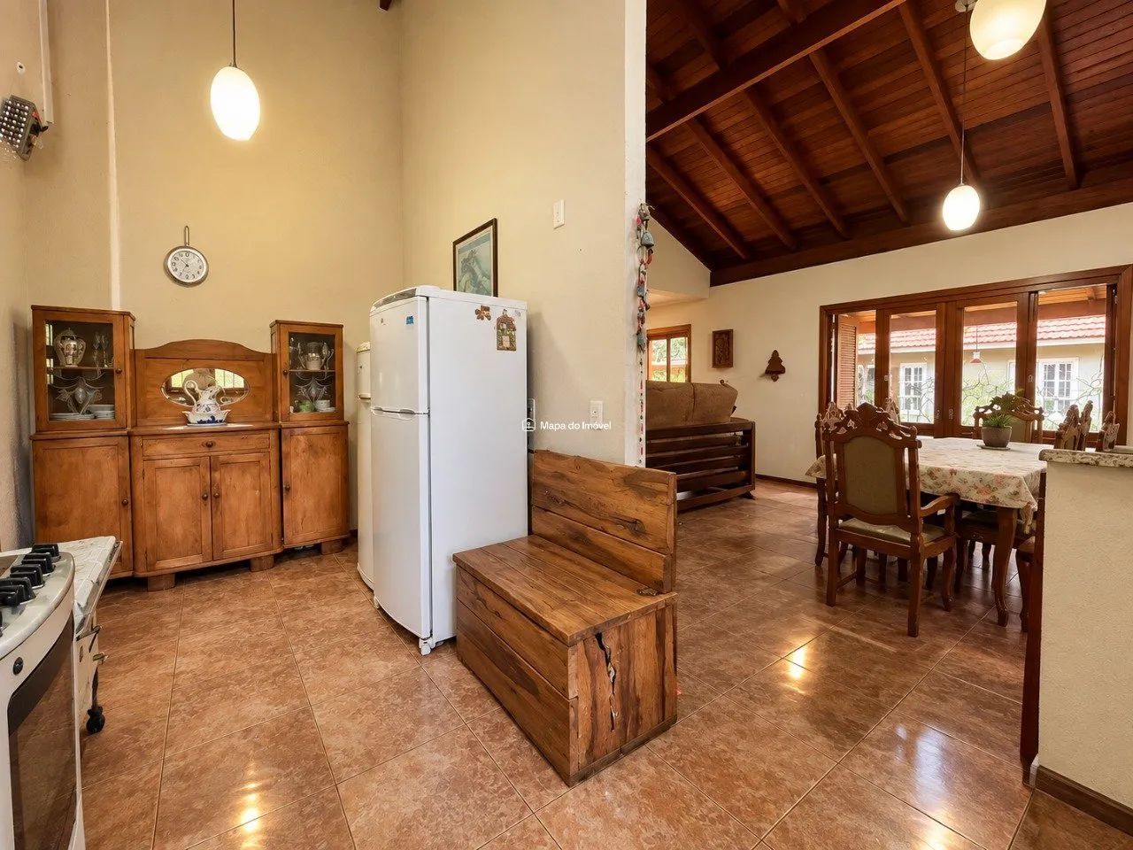 Ampla casa com 4 dormitórios semi mobiliada em Canela! - Foto 5