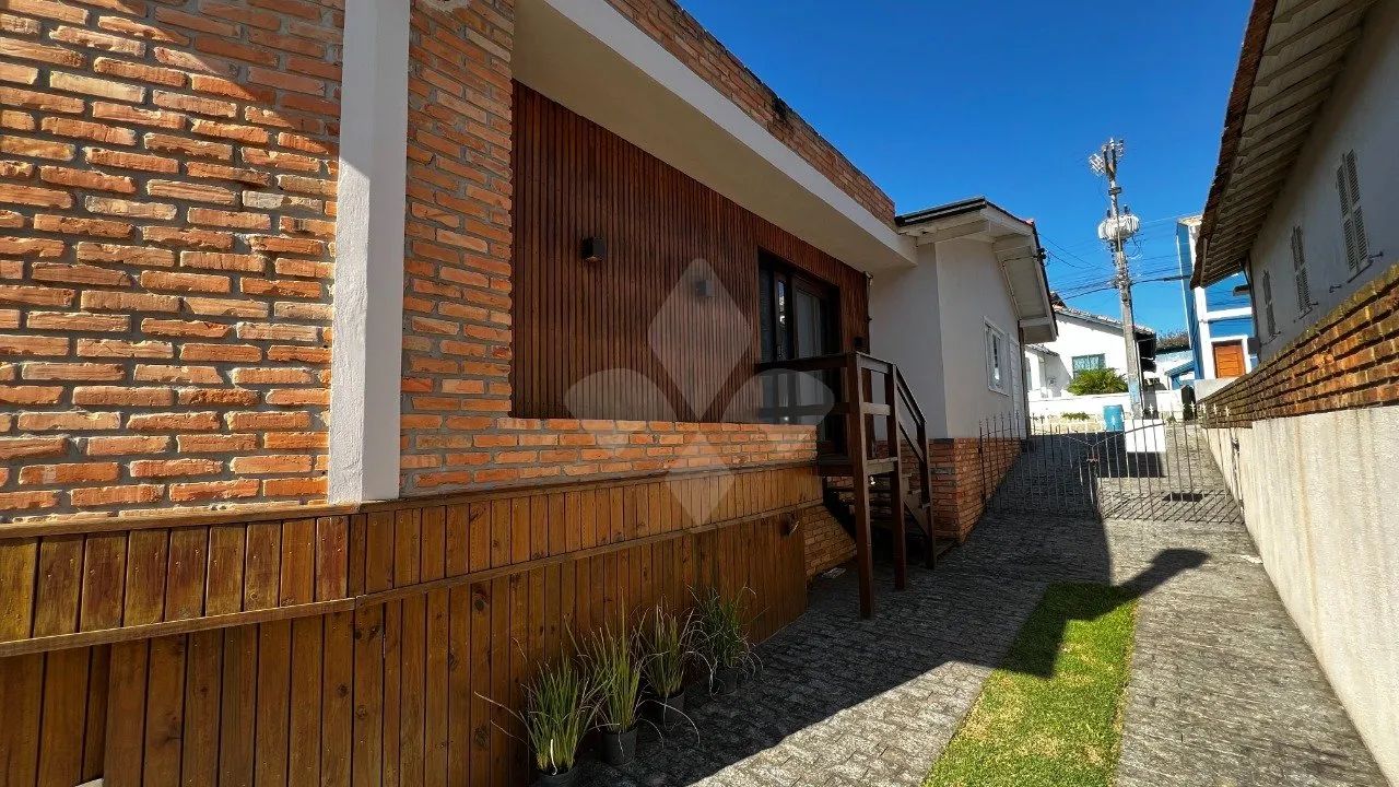 Casa com matricula 4 imóveis independentes, Centro de Garopaba
