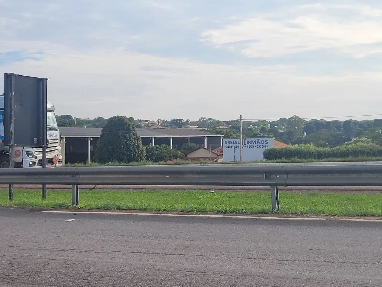 GALPÃO NA BR-153 ( HIDROLÂNDIA) - Foto 3