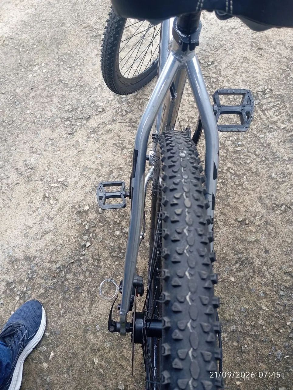 Vendo ou troco bicicleta bem nova  - Foto 4