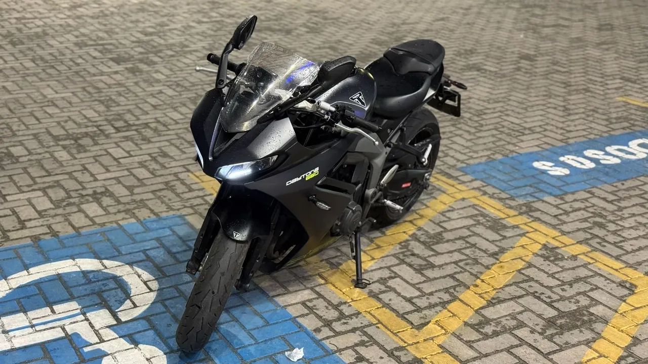 Triumph Daytona 660 2025 - Foto 2