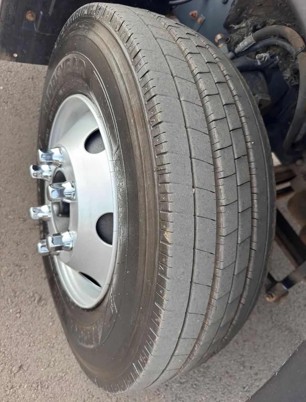 IVECO  9-190 Tector Baú  - Foto 8