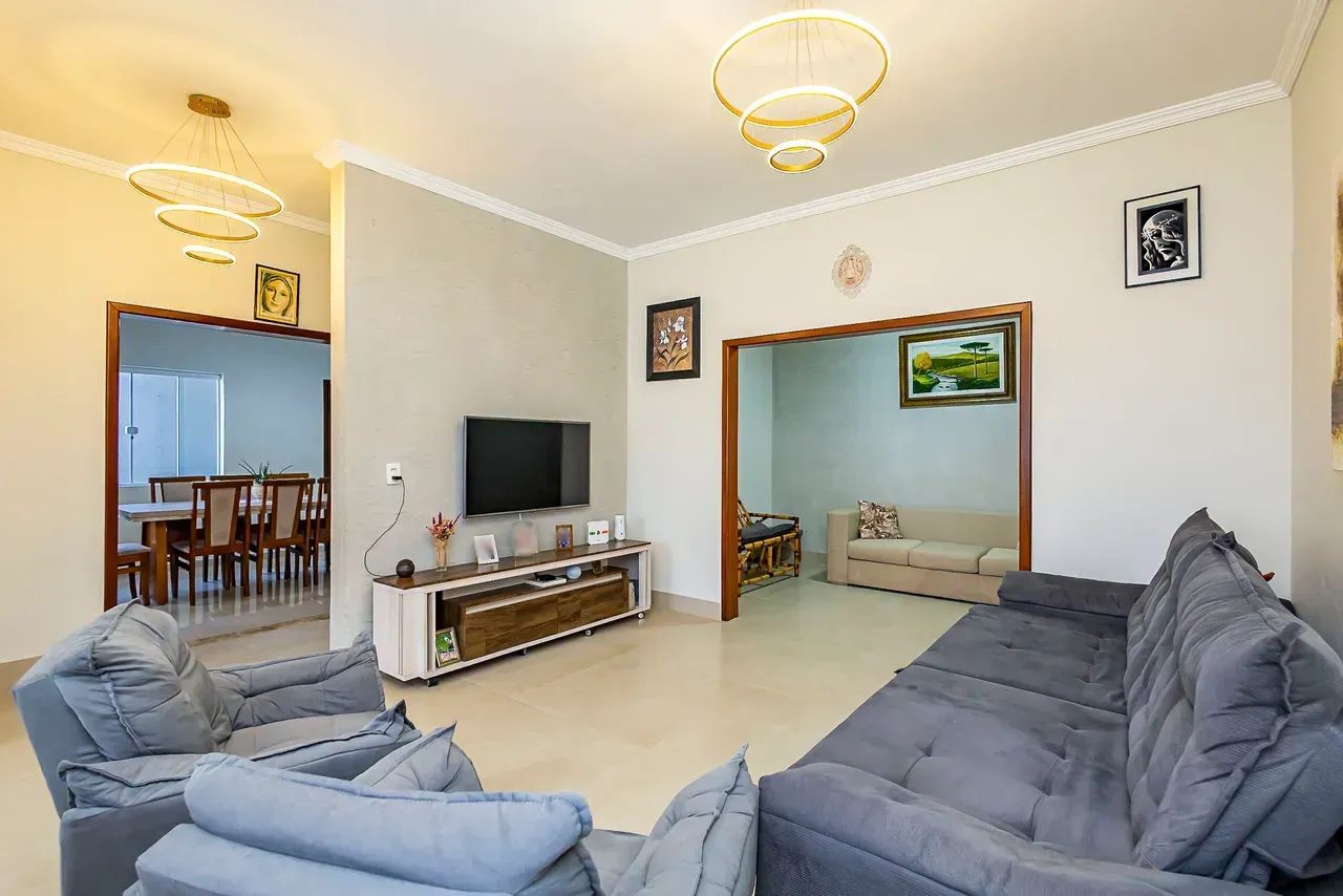 Casa Terrea 196m2 no CIC