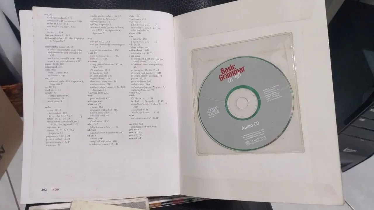 Livro de Inglês Basic Grammar In Use - Foto 2