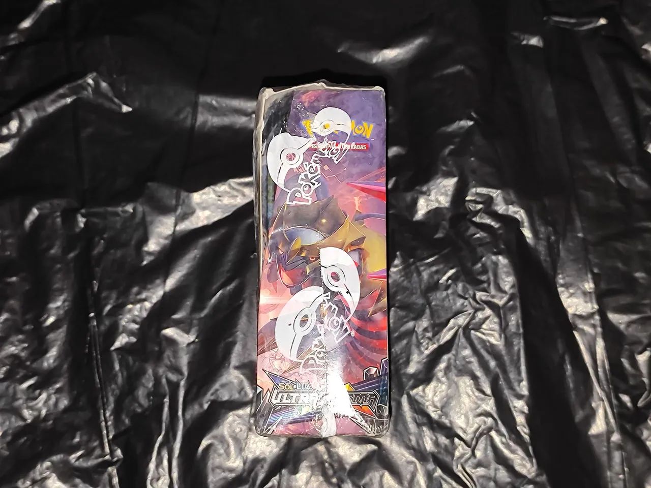 Box Pokémon - Ultra Prisma (Lacrada) - Foto 4