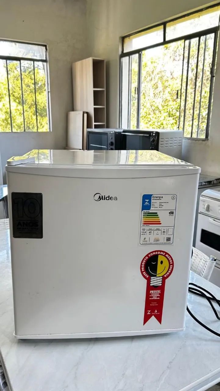Frigobar Midea 45L inverter ? 