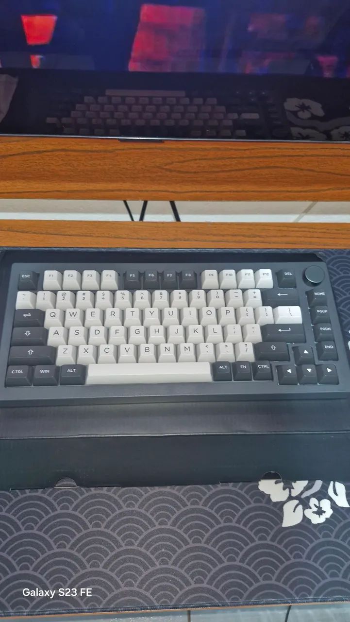 Teclado mecânico akko 5075B Plus - Foto 3