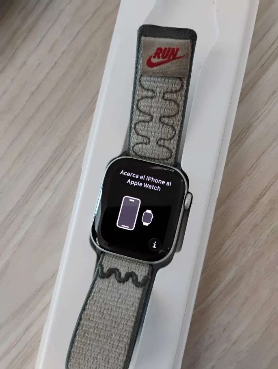 Smart Watch Apple Series 11 GPS + Celular 42 mm prata - Foto 4