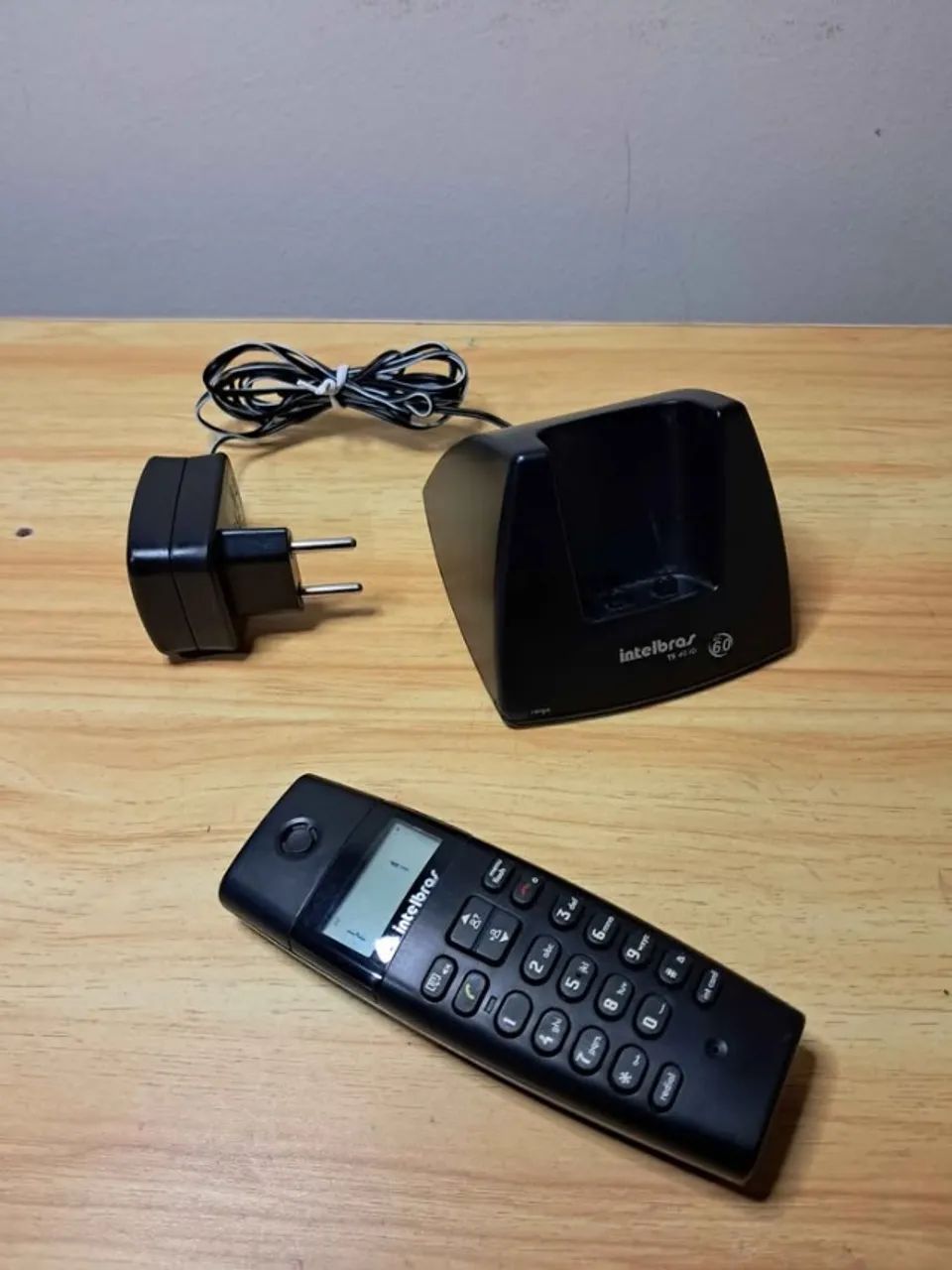 Telefone sem fio intelbras TS 40 id , funcionando, está com a bateria viciada (precisa tro - Foto 4