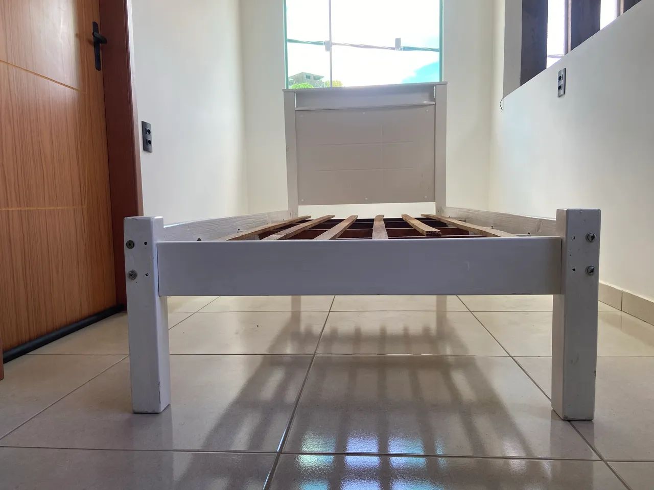 Cama de solteiro em madeira - Foto 2