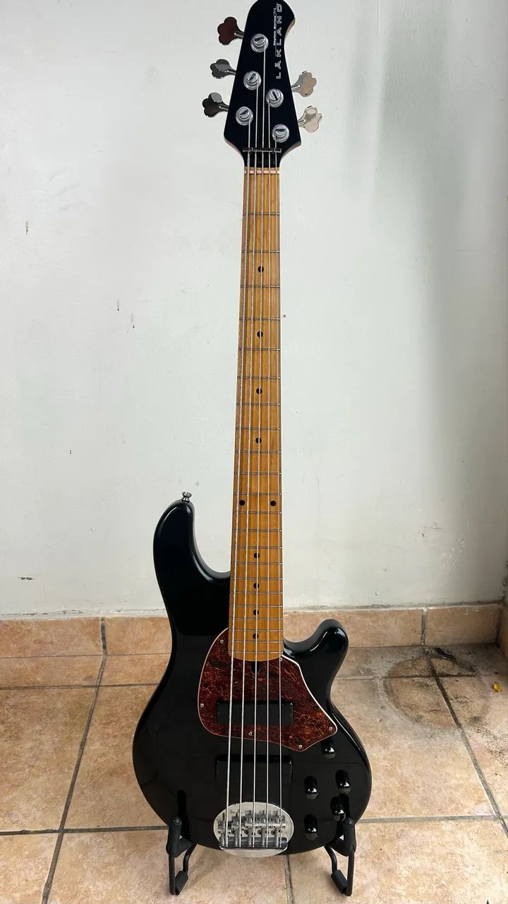 Baixo Lakland 5501 (Fender, Sx, Tagima, Sire, Music Man