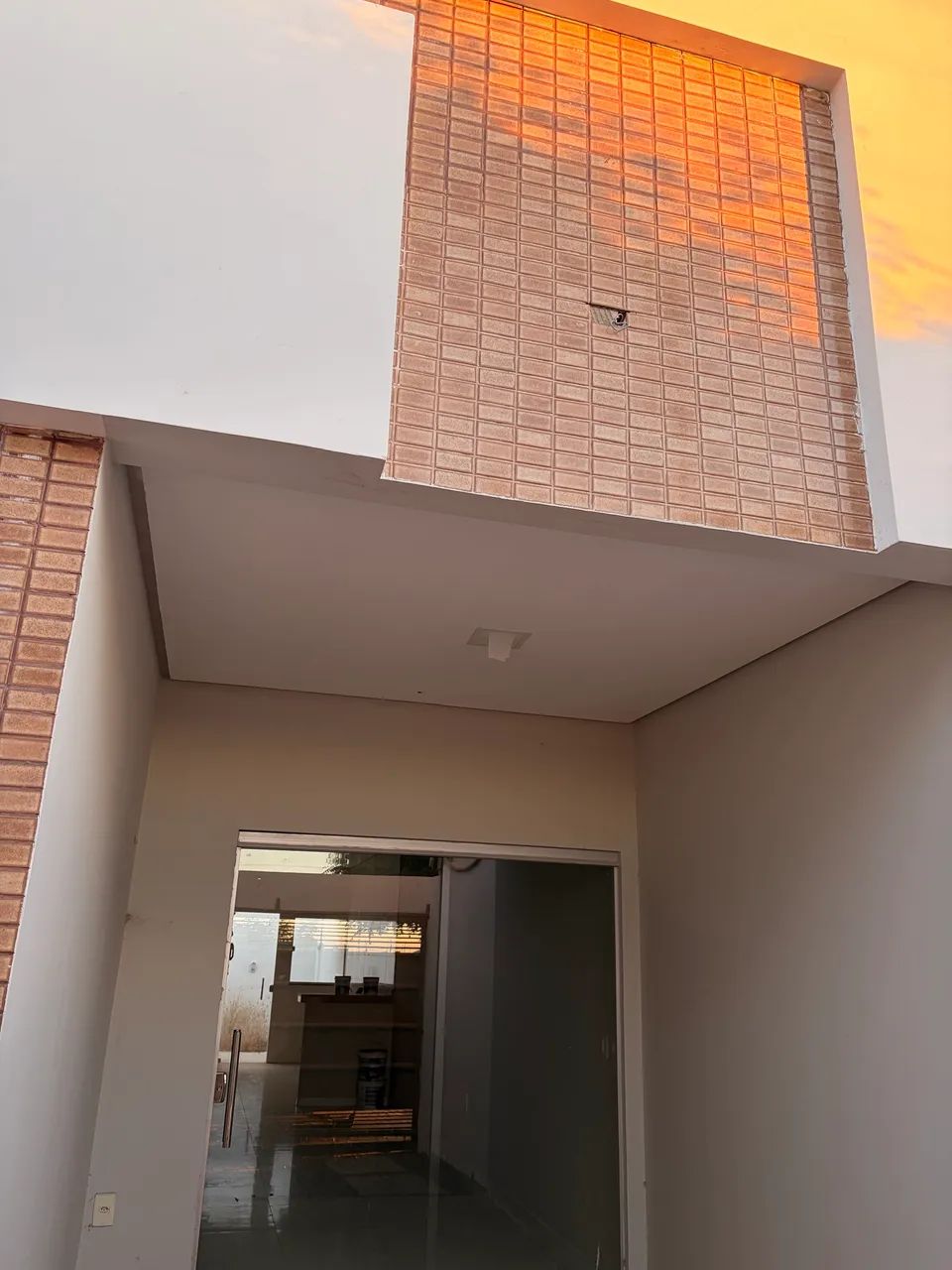 CASA COM EXCELENTE LOCALIZAÇÃO E NOVA PRONTA PRA MORAR.  - Foto 3