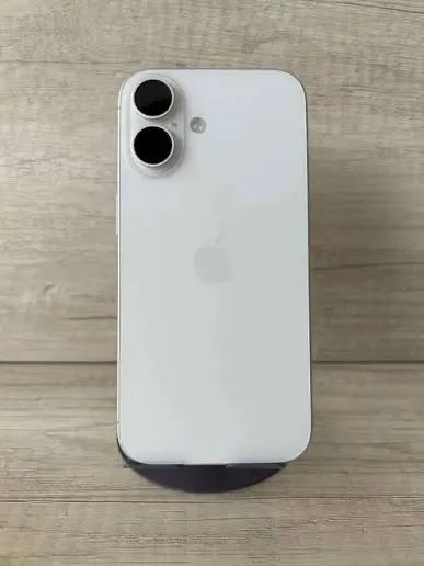iPhone 16 semi novo 