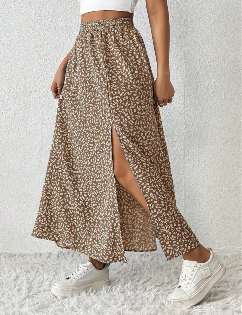Saia Midi Floral Bege com Fenda lateral - Foto 3