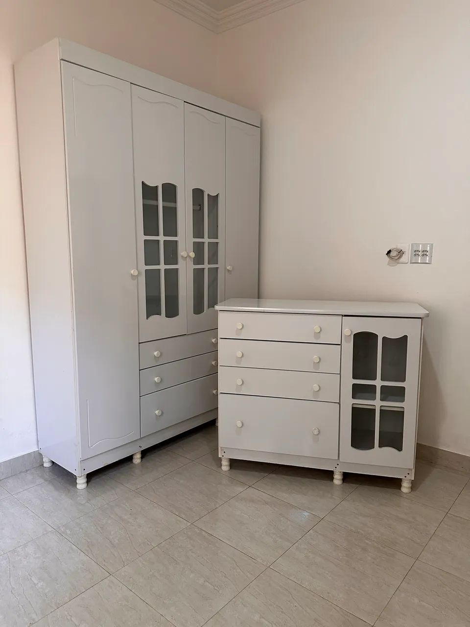Guarda roupa e cômoda 