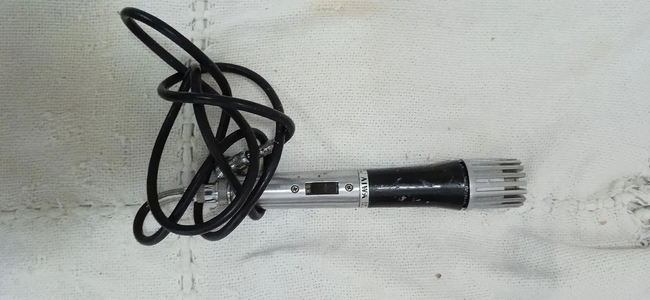 2 microfones importados Aiwa anos 70 em perfeito estado 