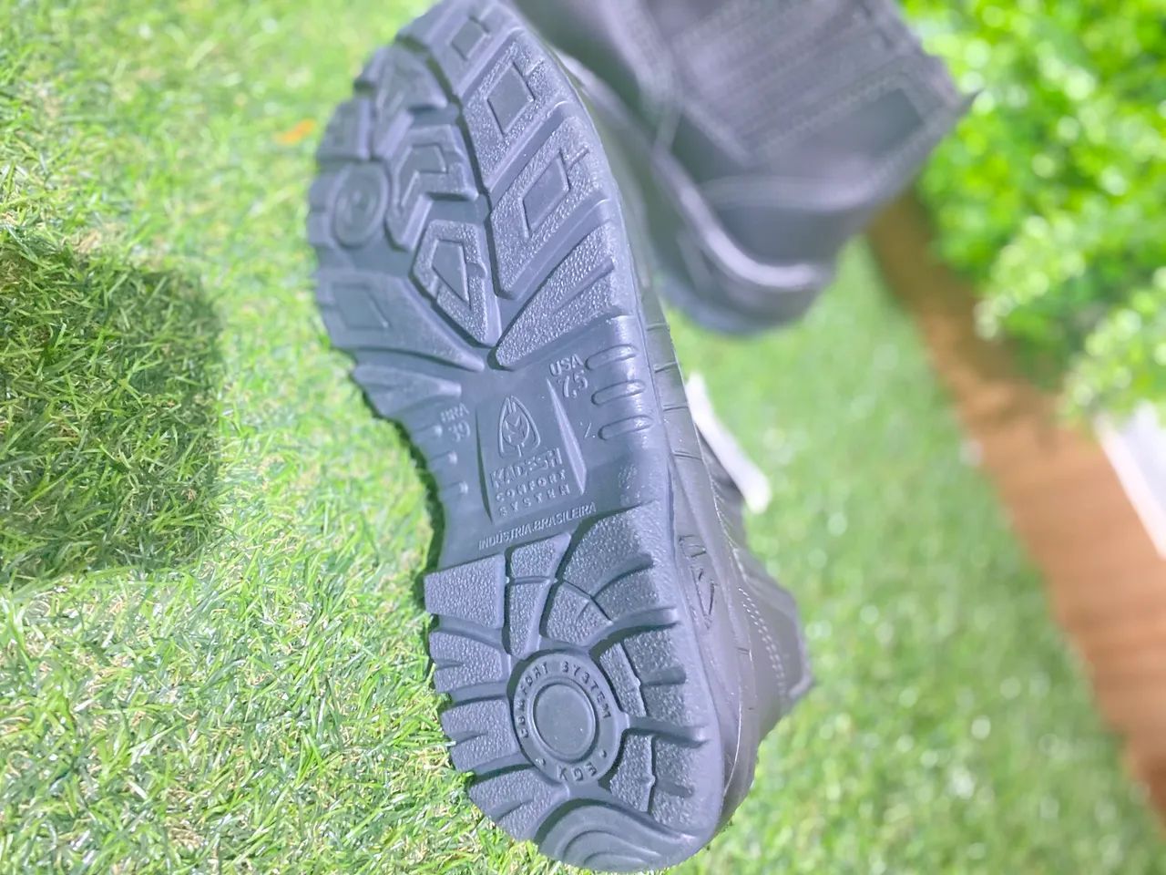 Bota para trabalho bico pvc - Foto 3