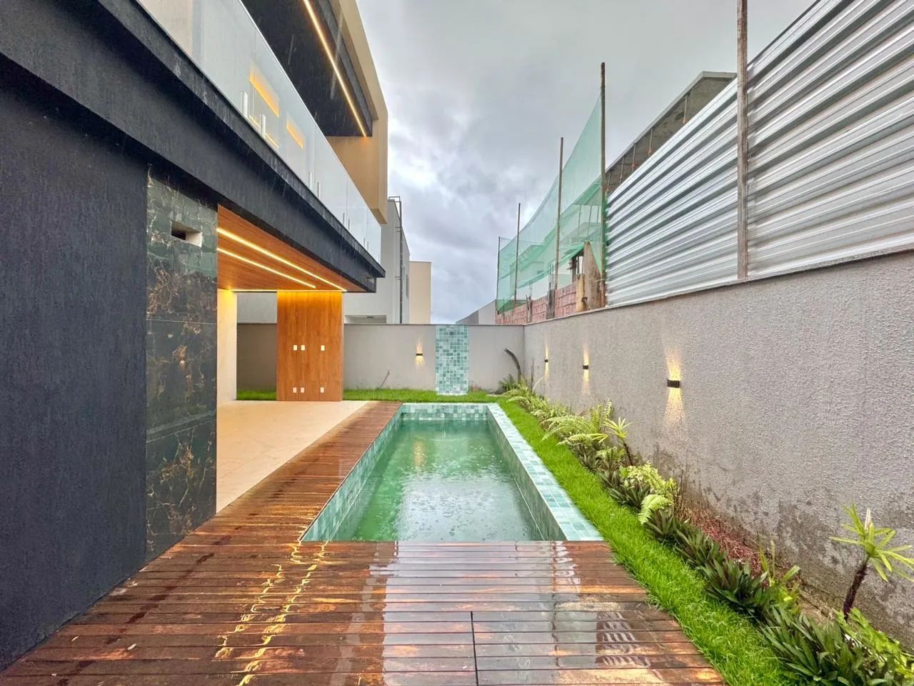 Casa na Cidade Alpha com 04 suítes 244m2 - Foto 2