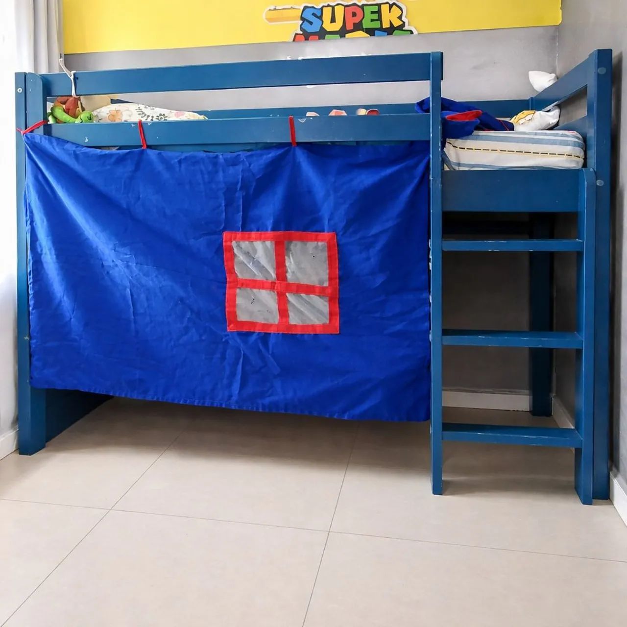Cama Mini com Casinha e escorregador