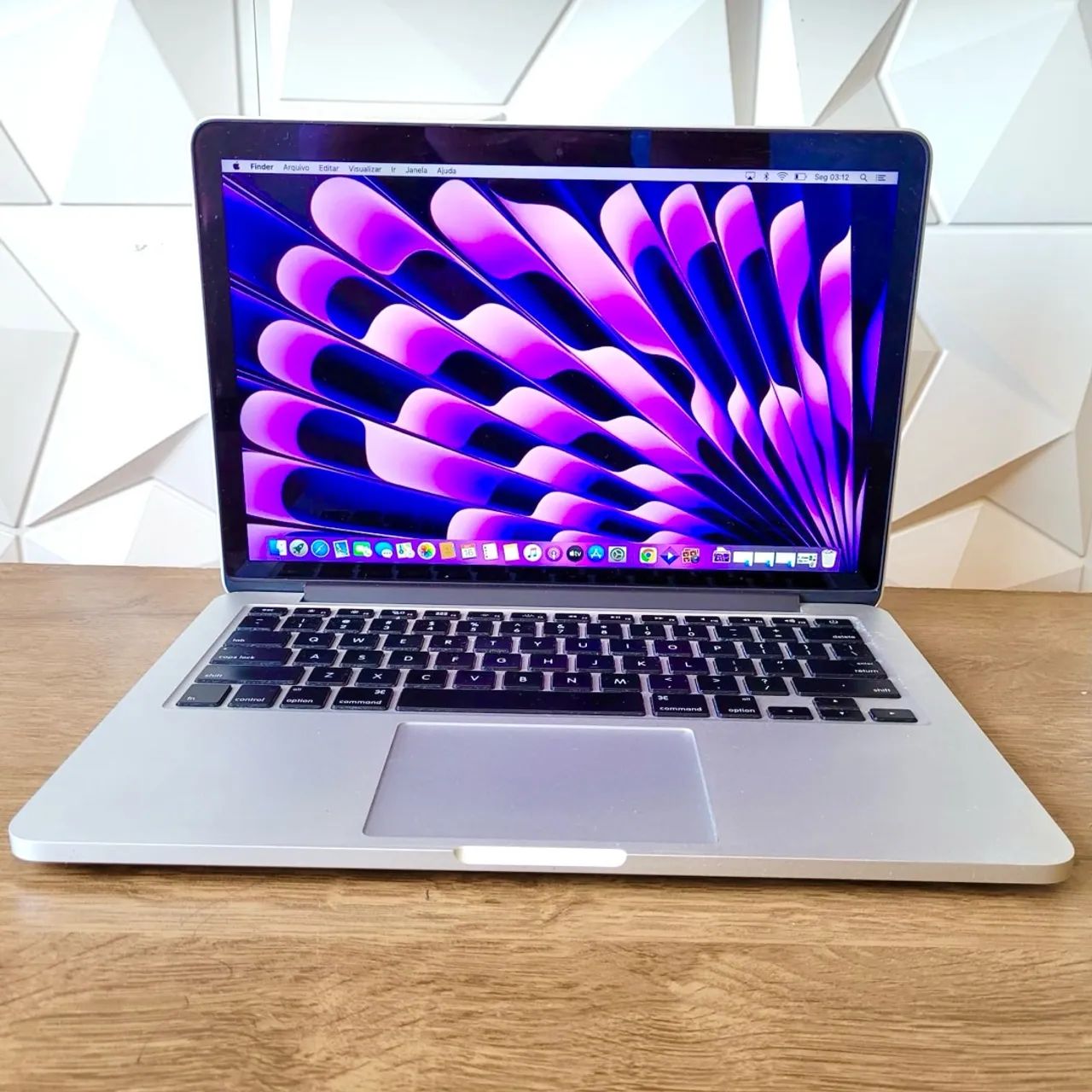 MacBook Pro / Core i5 / 8GB / SSD M2 256