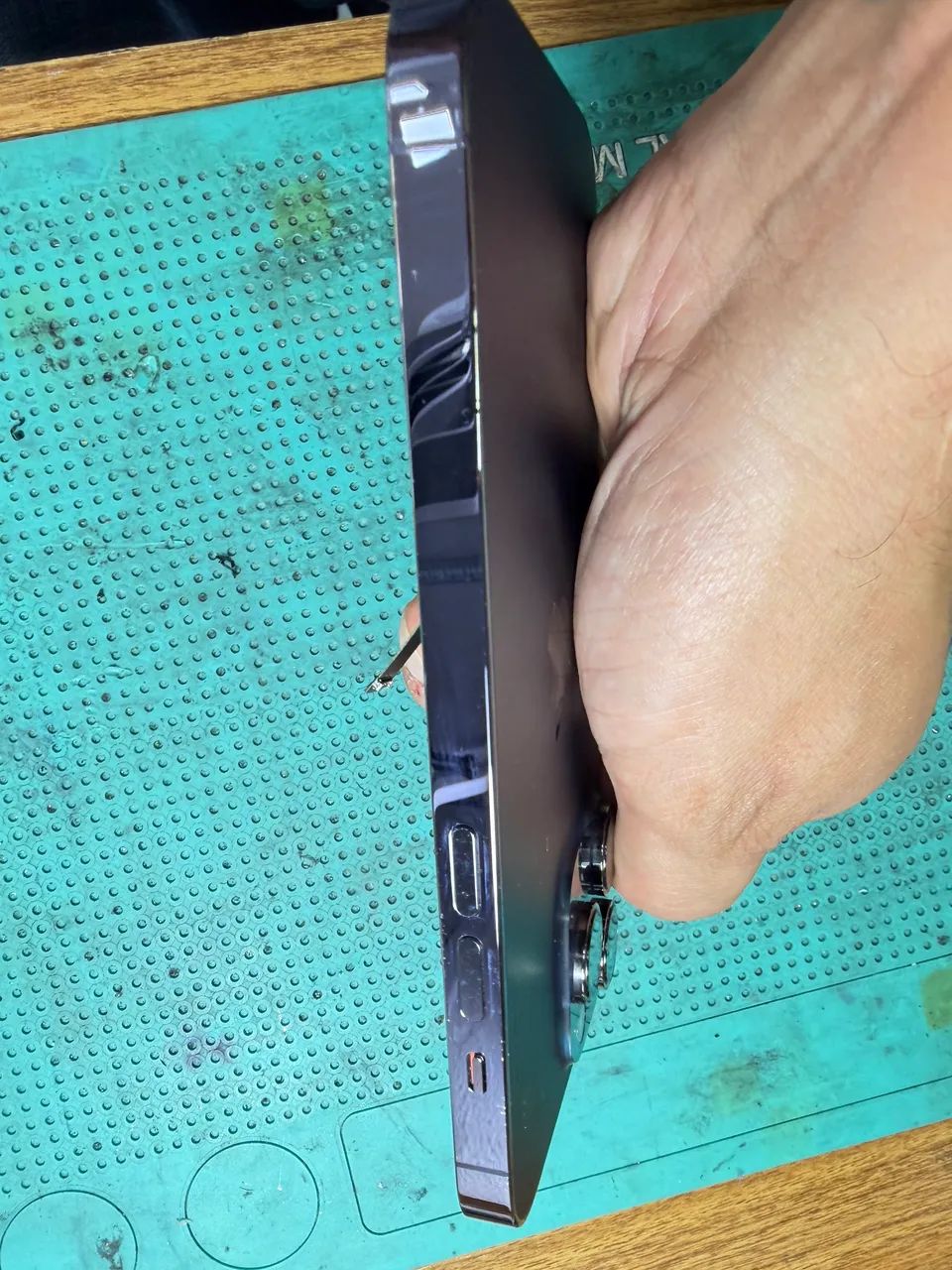 Carcaça iPhone 14 Pró Roxo completa! 