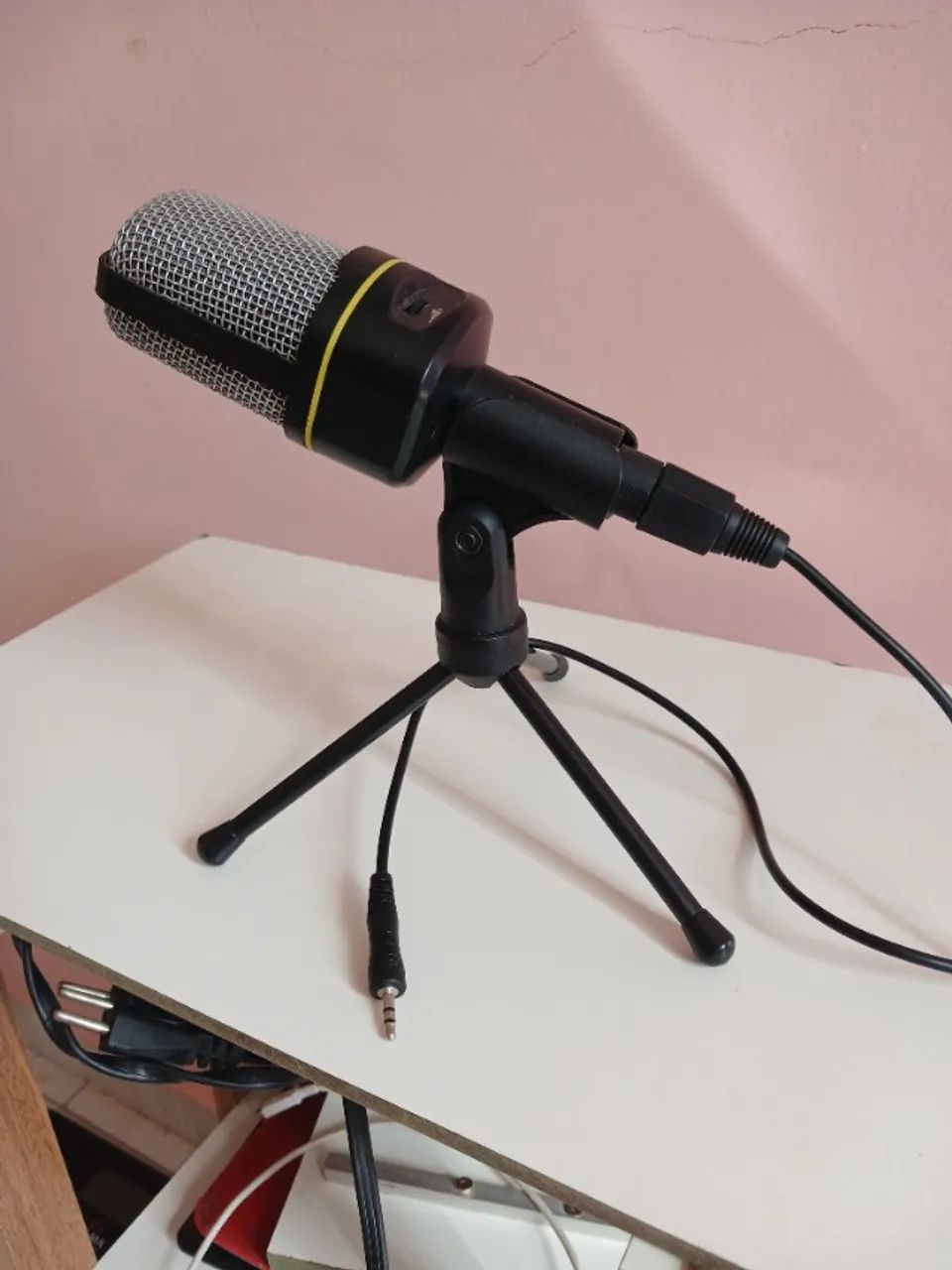 Microfone com suporte 