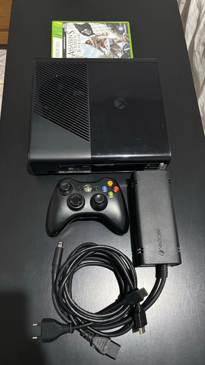 XBOX 360 - Super Slim - MUITO NOVO.